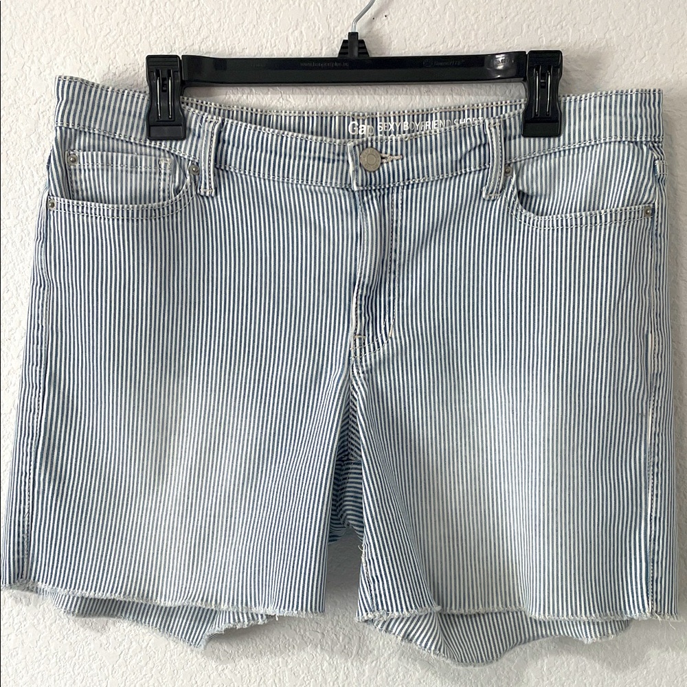 GAP Women’s Sexy Boyfriend Shorts Blue and White Stripes Size 12